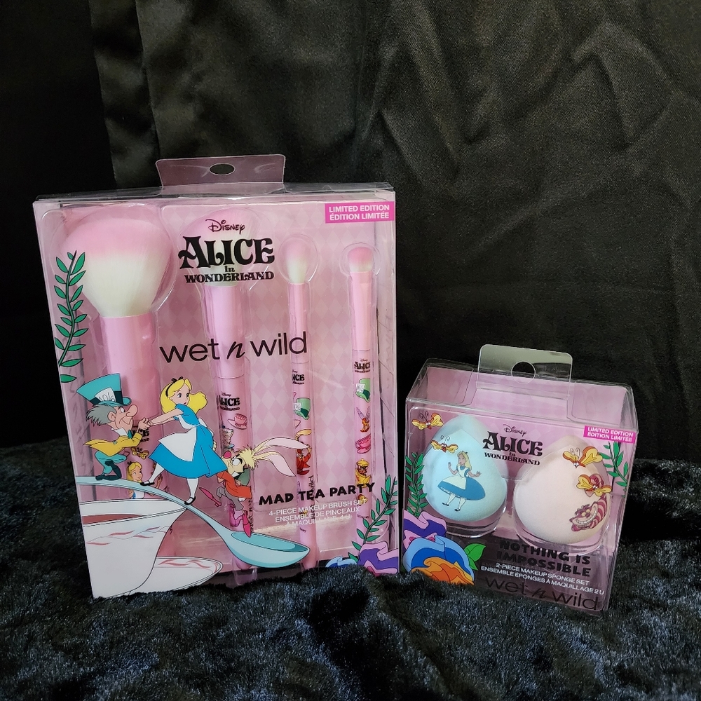Wet n wild Alice in Wonderland limited edition makeup brush and sponge set